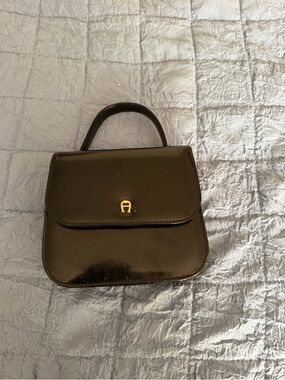 Vintage Etienne Aigner Black Patent small Handbag - Classic Chic